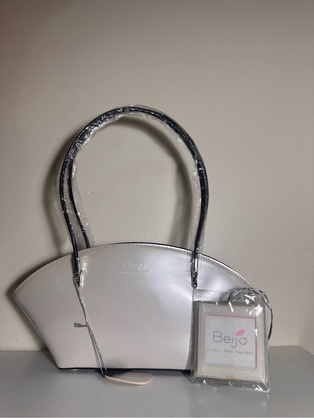 Beijo White Dome Tote with Black Handles